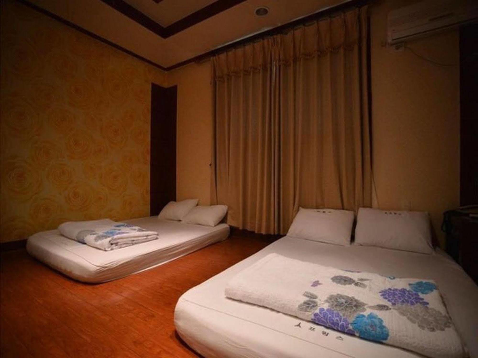 Am Ort Hotel Yeosu Exterior foto
