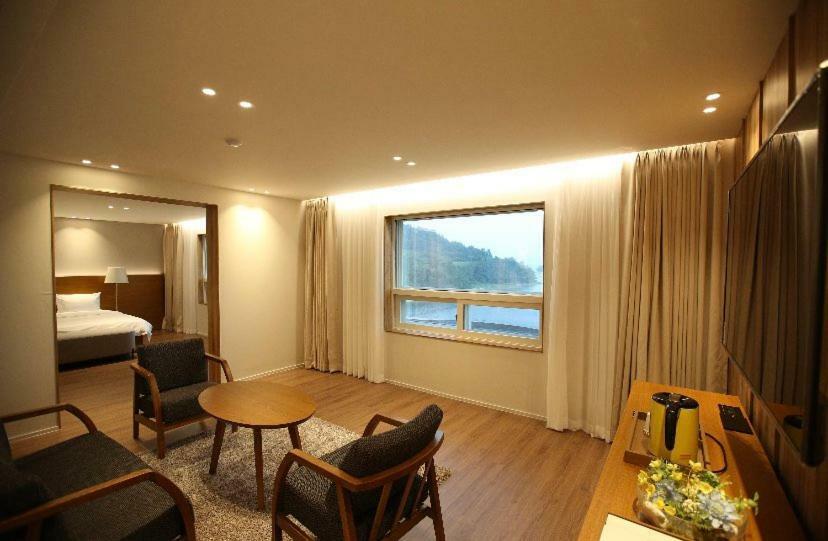Am Ort Hotel Yeosu Exterior foto